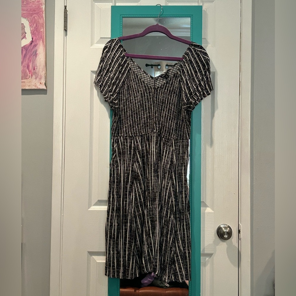 Torrid black and white dress